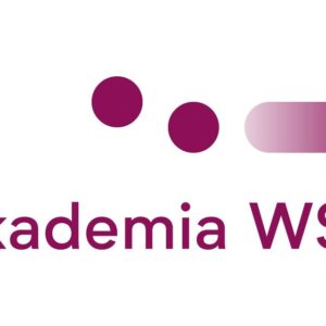 Grafika zawiera logotyp Akademii WSB, różowy napis na białym tle